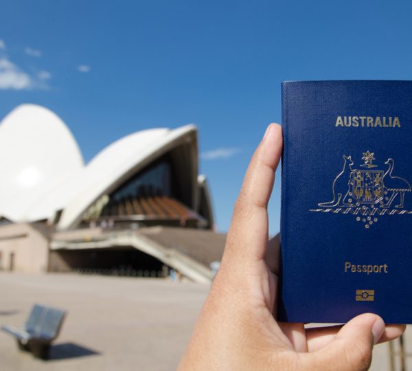temporary-vs-permanent-work-visas-making-the-right-choice-in-australia-image